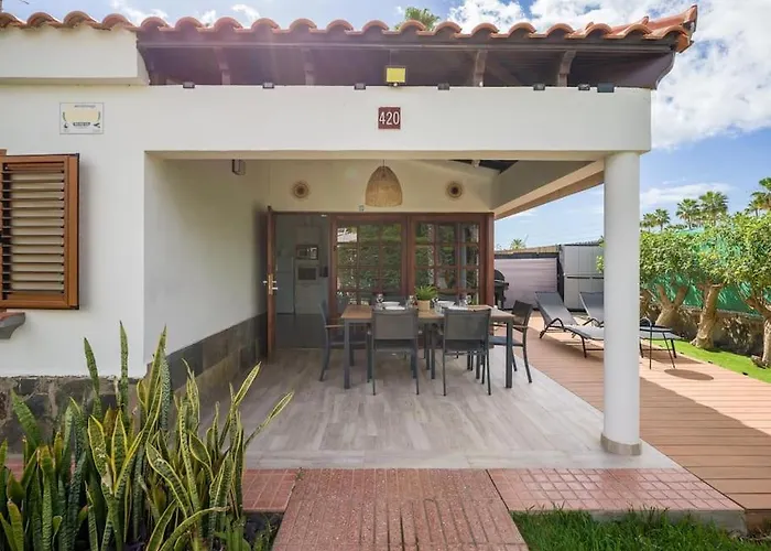 Апартаменты Palms Premium Bungalow, Private, Relaxing, Swimming Pool Маспаломас